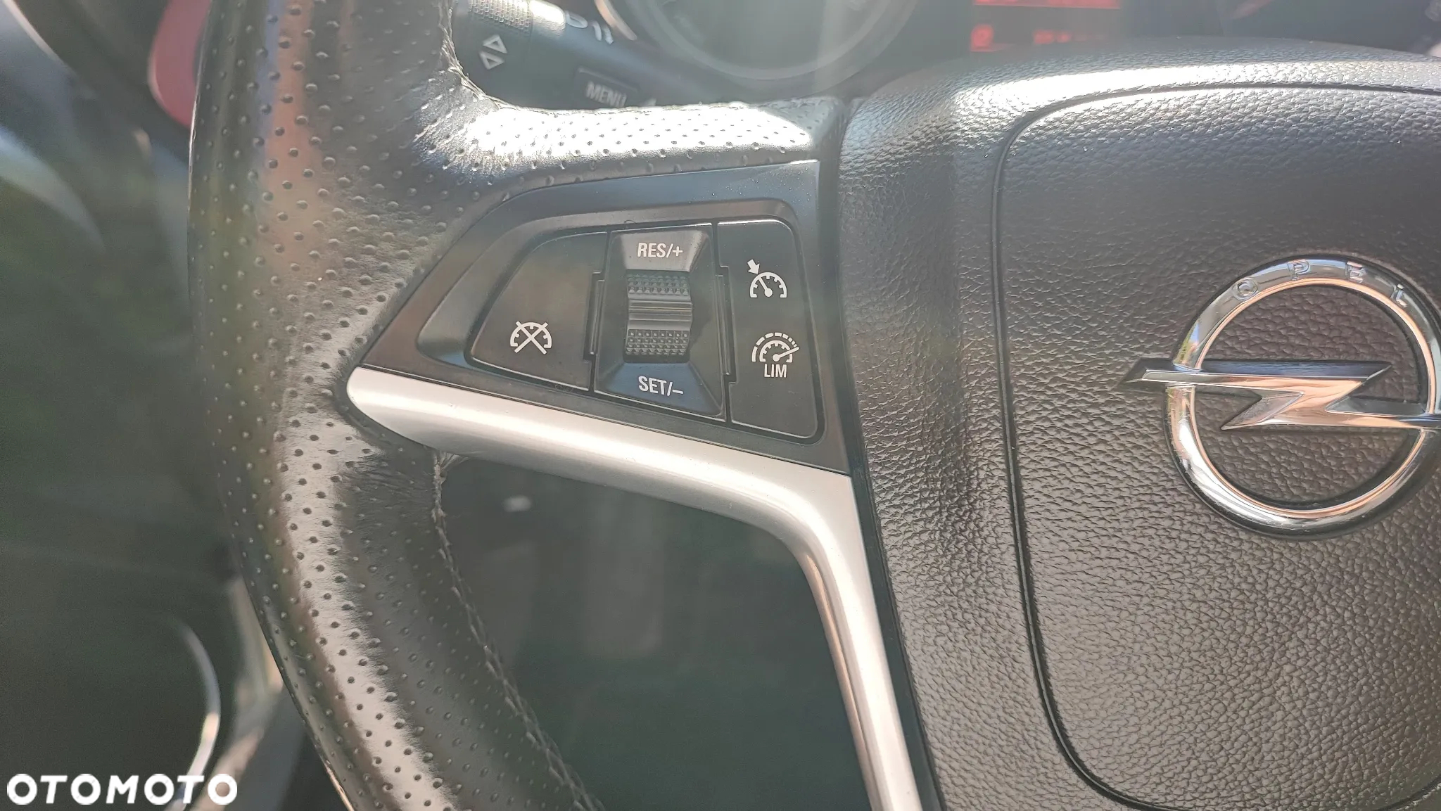 Opel Astra GTC 1.4 Turbo - 25