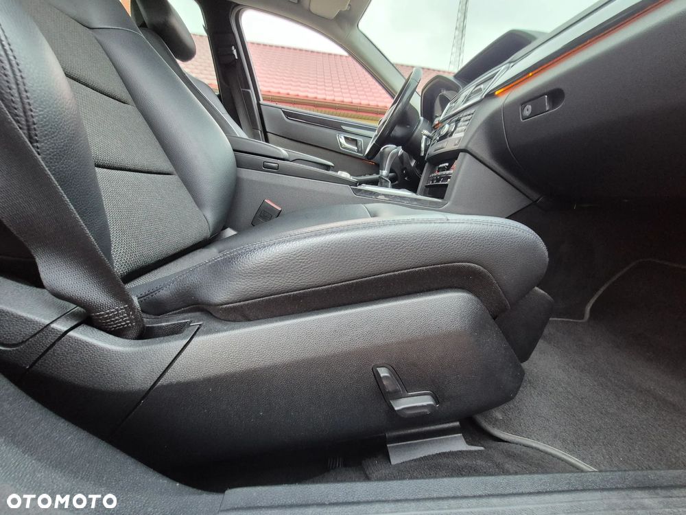 Mercedes-Benz Klasa E 200 CGI BlueEFFICIENCY Automatik Avantgarde - 32