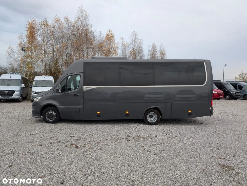 Mercedes-Benz Sprinter 519 - 12