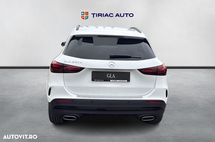 Mercedes-Benz GLA - 3
