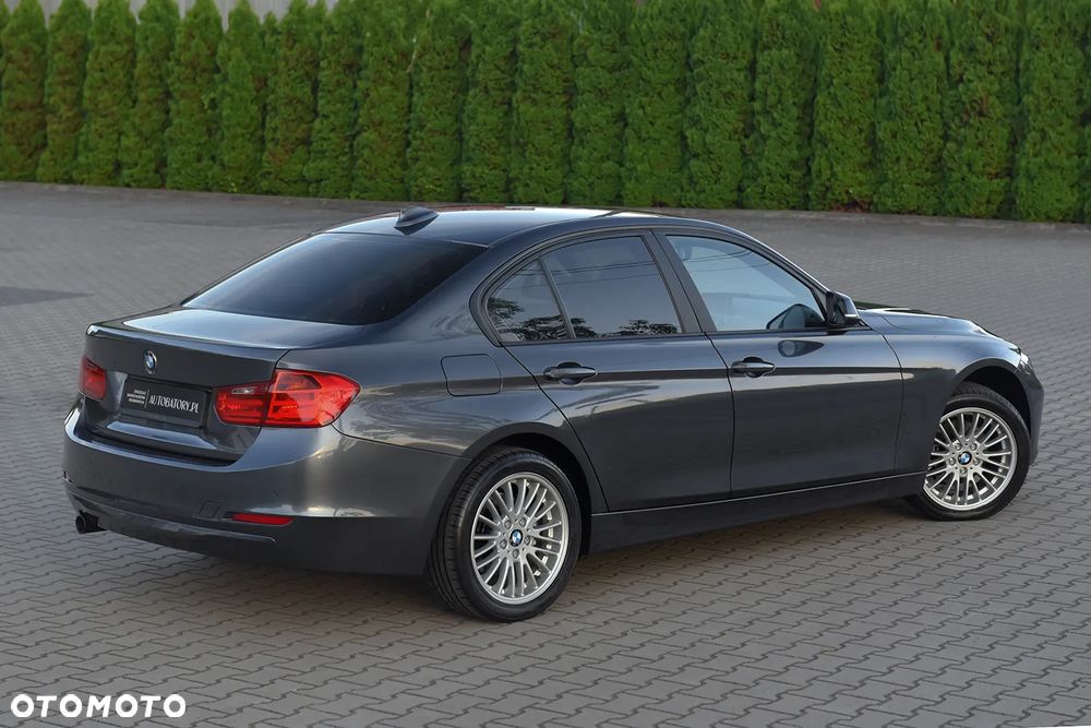 BMW Seria 3 316i - 19