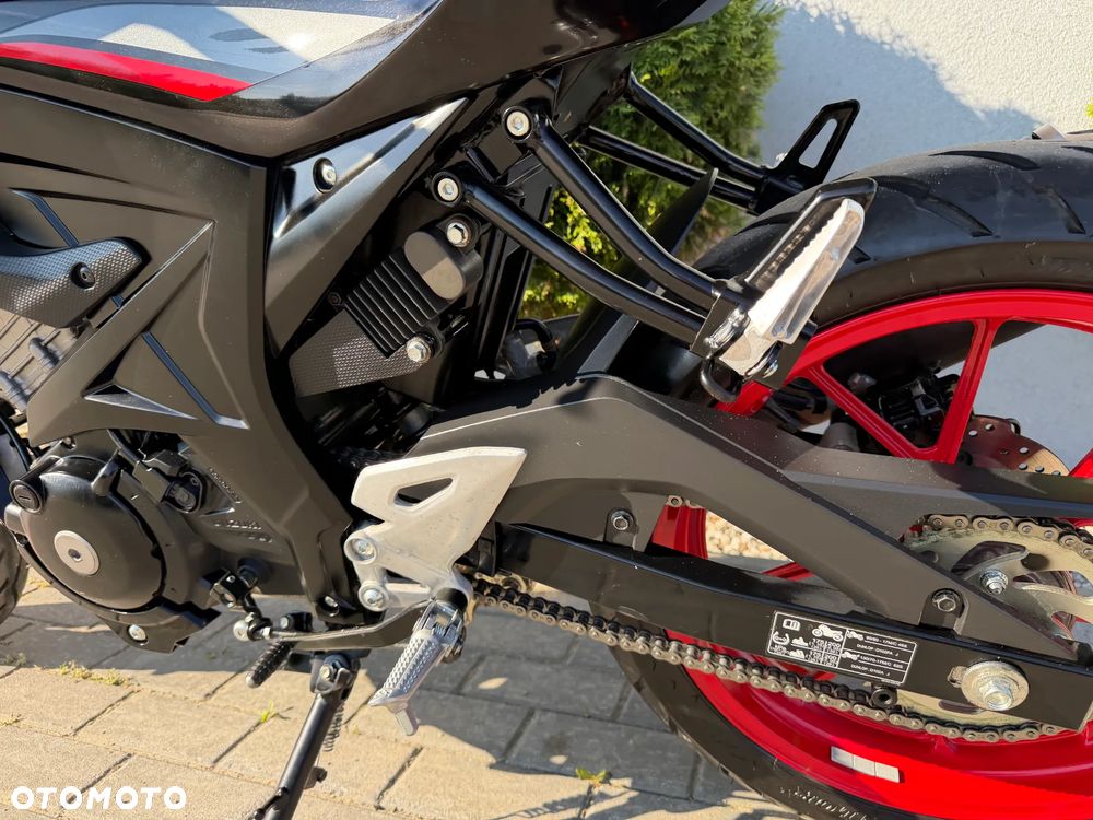 Suzuki GSX - 25