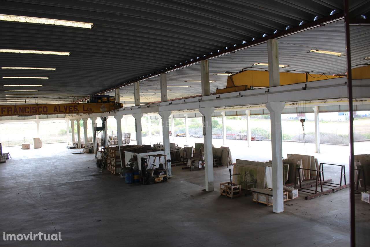 Armazém e Escritórios para Arrendamento na Morelena, Sintra - Grande imagem: 2/36