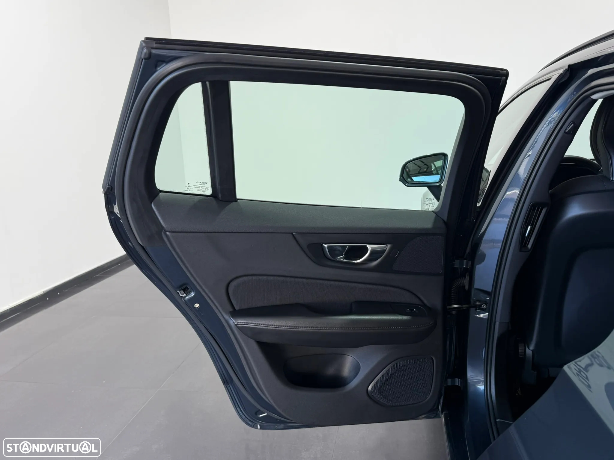 Volvo V60 2.0 D3 Momentum - 37