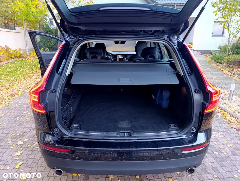 Volvo XC 60 T5 AWD Momentum Pro - 22