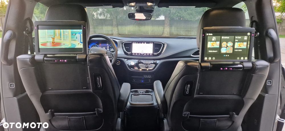 Chrysler Pacifica - 21