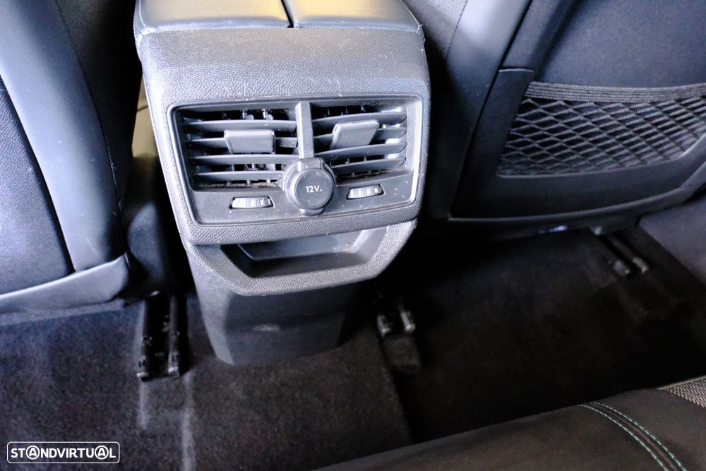 Peugeot 3008 1.6 Hybrid Allure Pack e-EAT8 - 33