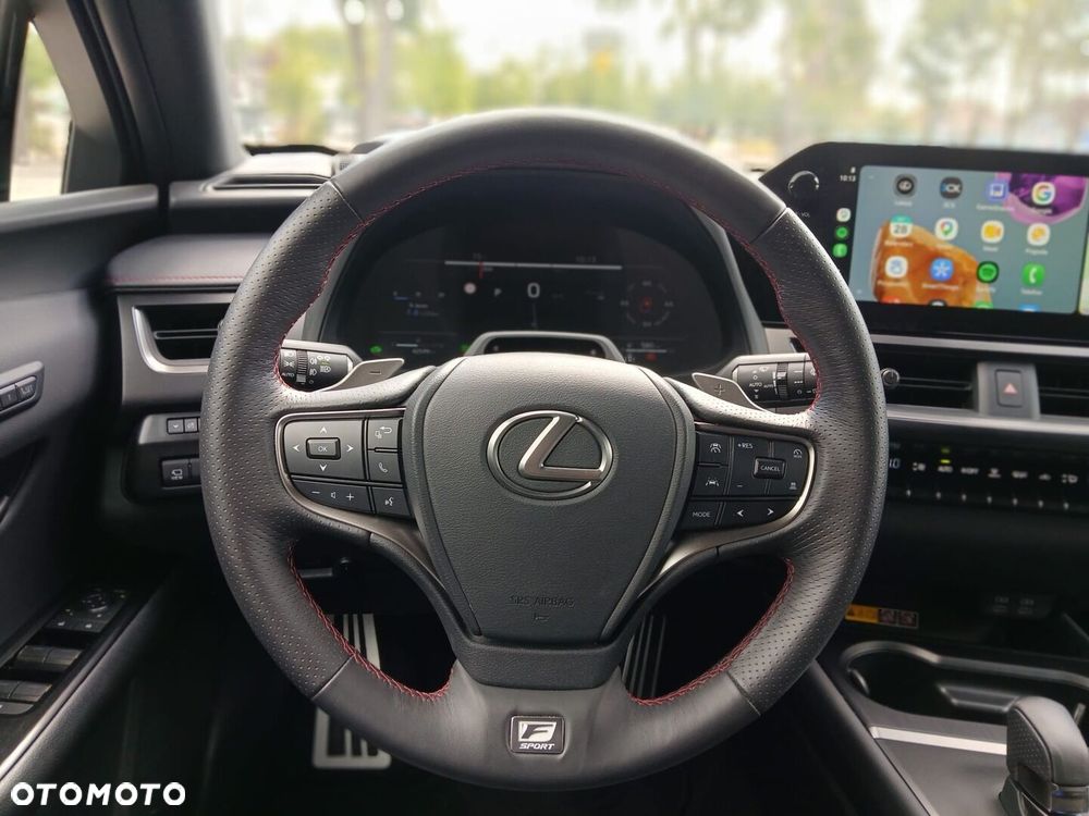 Lexus UX 300h F Sport AWD - 16
