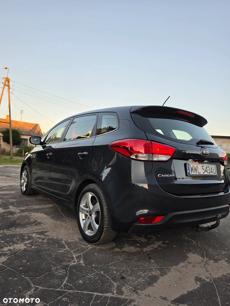 Kia Carens 1.7 CRDi XL 7os - 6