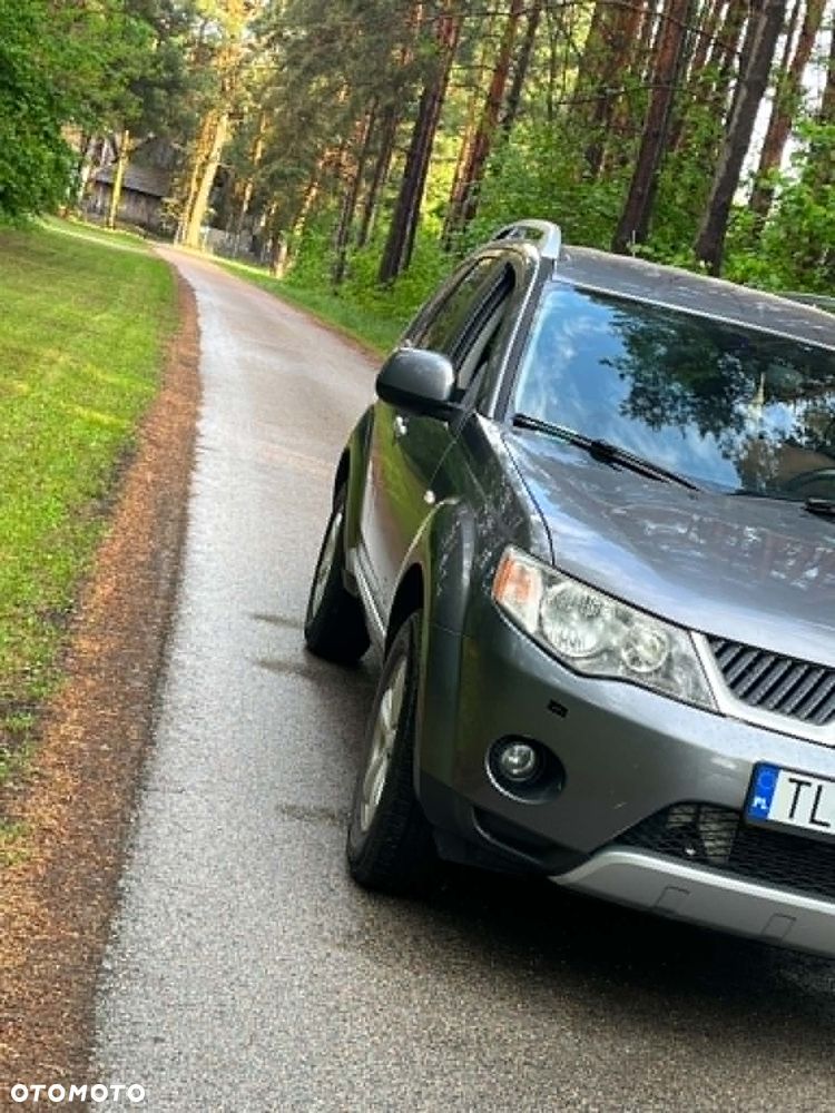 Mitsubishi Outlander 2.0 DID Instyle - 4