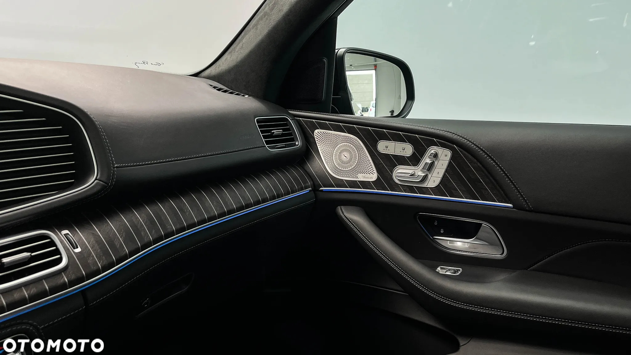 Mercedes-Benz GLS Maybach 600 4-Matic - 13