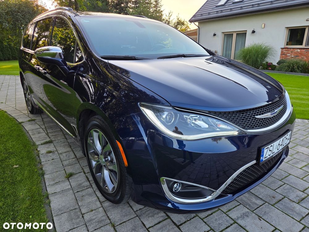 Chrysler Pacifica - 24