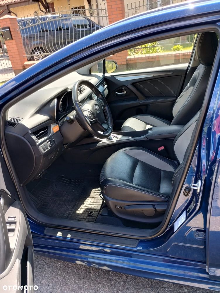 Toyota Avensis 2.0 Premium MS - 21