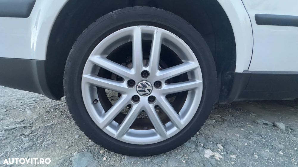 Volkswagen Passat - 11