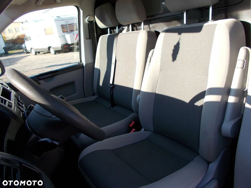 Volkswagen Transporter - 18