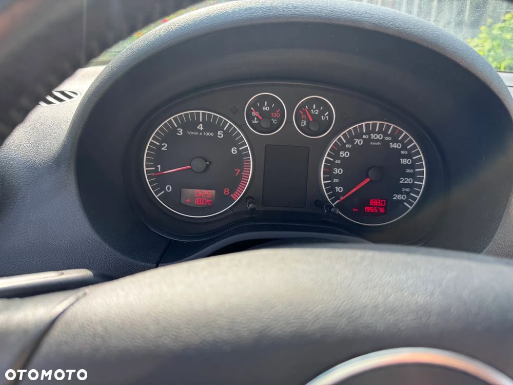 Audi A3 3-drzwiowe 1.6 Ambition - 7