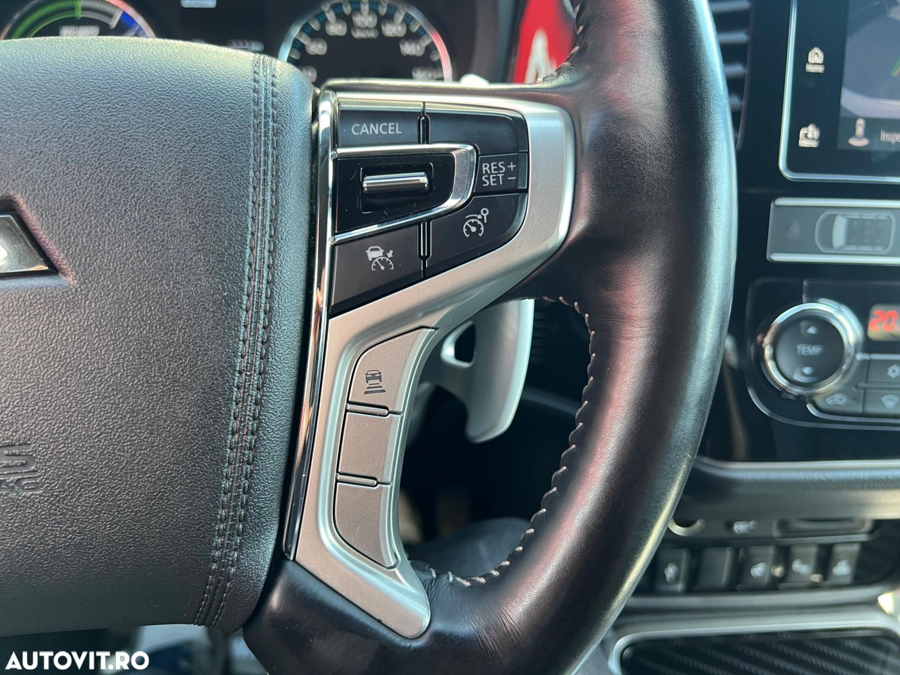 Mitsubishi Outlander - 20