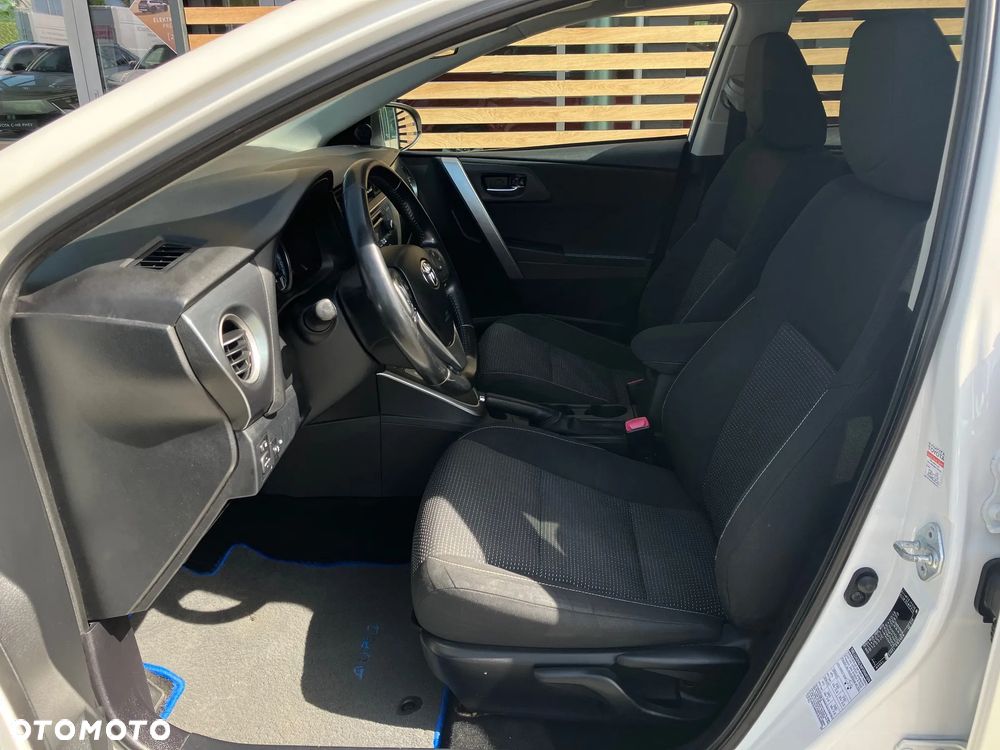 Toyota Auris - 32