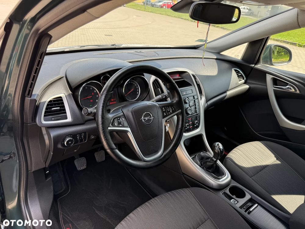 Opel Astra 1.6 Color Edition - 24