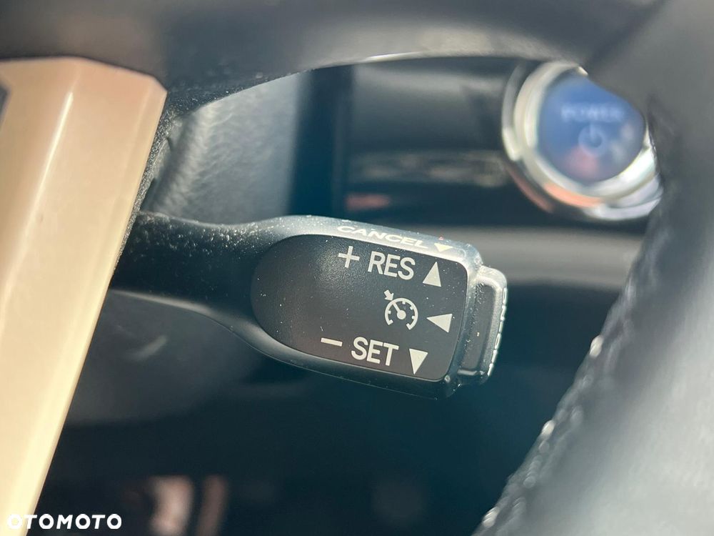 Toyota Prius Hybrid - 20