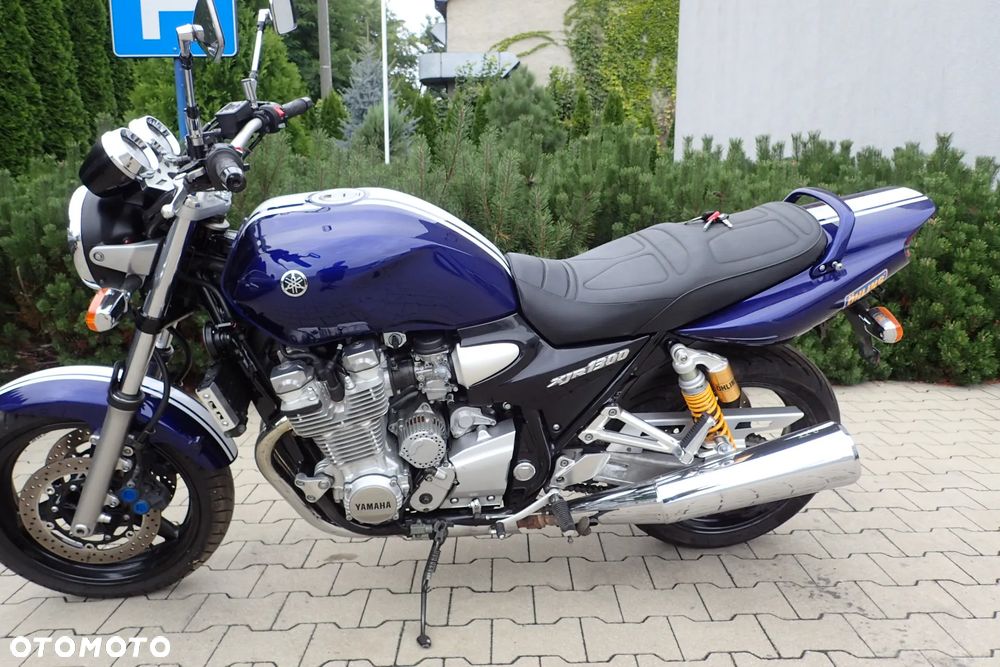 Yamaha XJR - 4