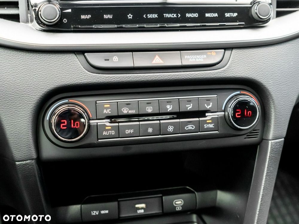 Kia XCeed 1.5 T-GDI M - 16