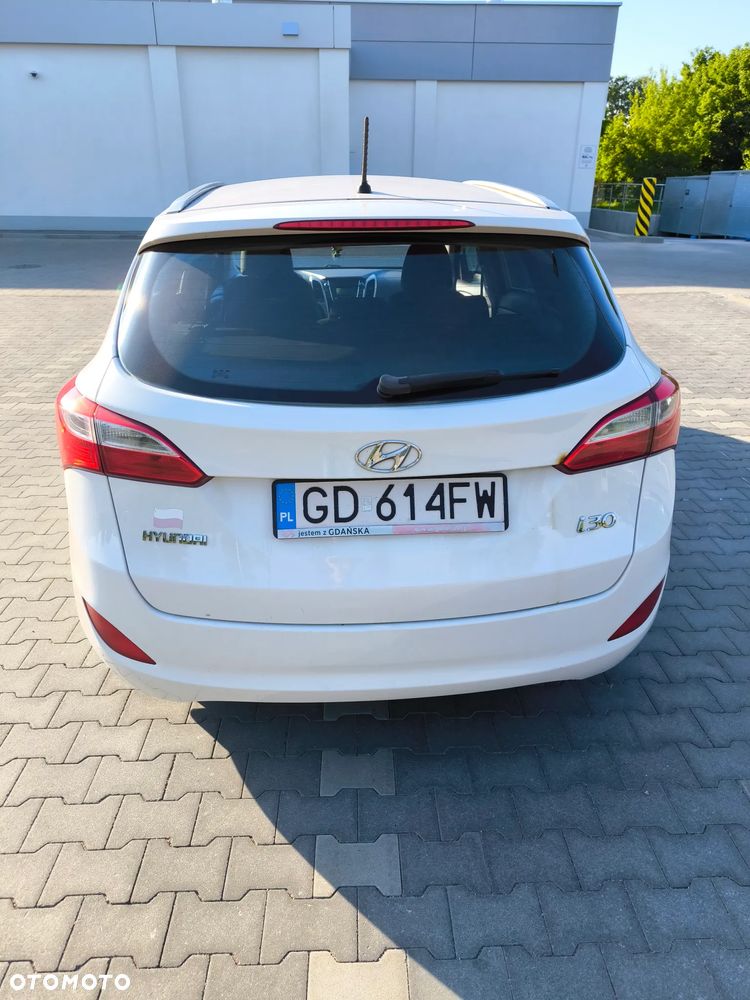Hyundai i30 1.6 CRDi Classic + - 8