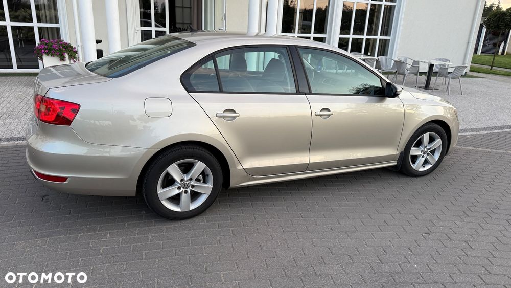 Volkswagen Jetta 1.2 TSI Trendline Optimum - 6
