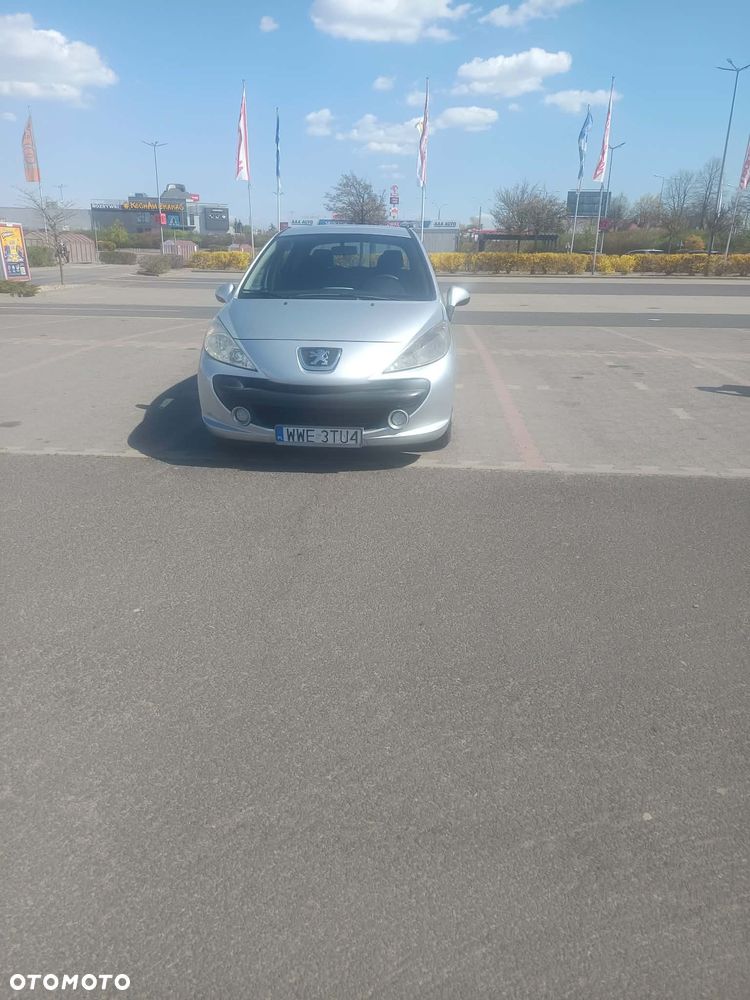 Peugeot 207 - 10