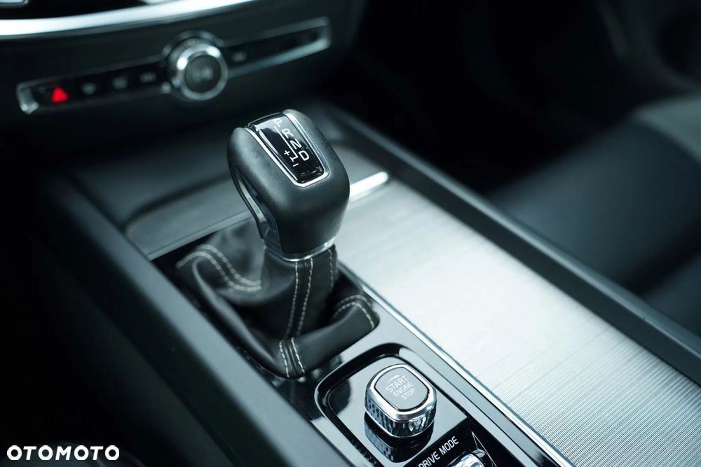 Volvo S60 T5 R-Design - 33