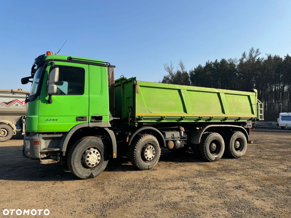 Mercedes-Benz 3244 B 8X4 - 2