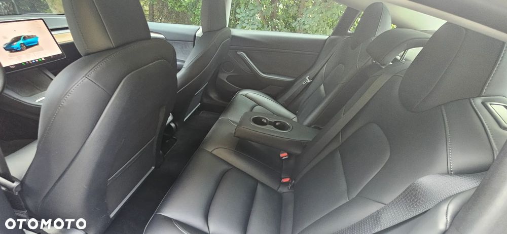 Tesla Model 3 - 4