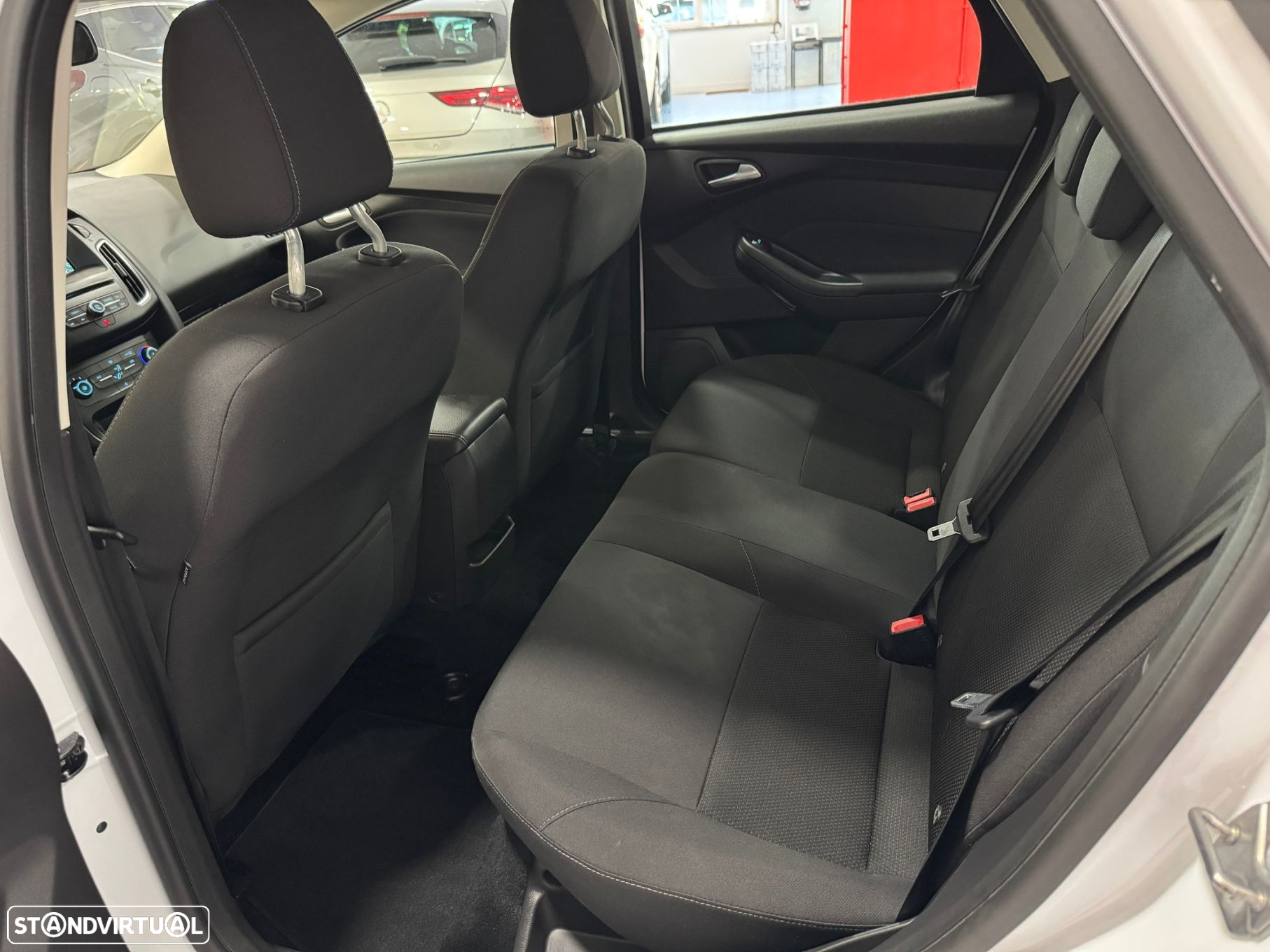Ford Focus SW 1.5 TDCi Trend ECOnetic - 39