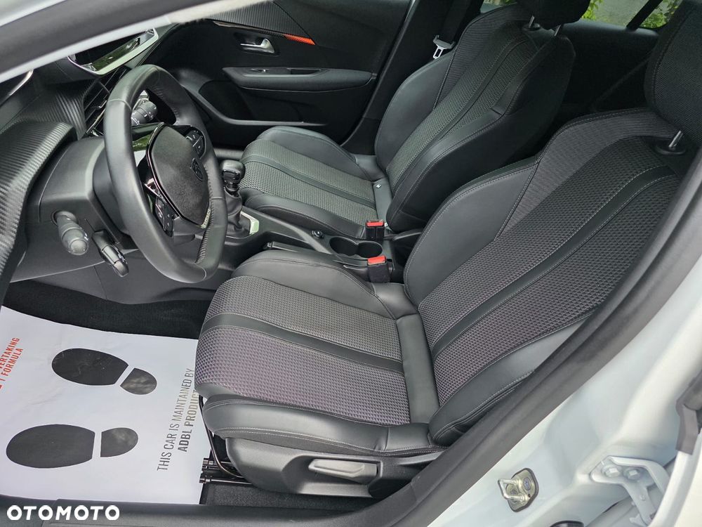 Peugeot 208 - 16