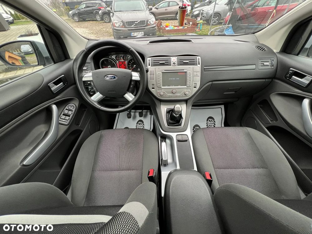 Ford Kuga 2.0 TDCi 2x4 Titanium - 29