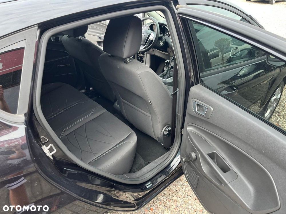 Ford Fiesta - 12