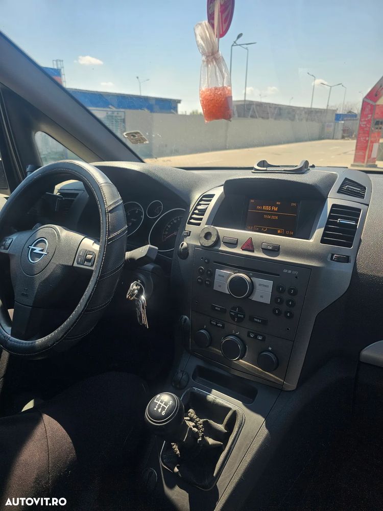 Opel Zafira 1.9 CDTI - 12