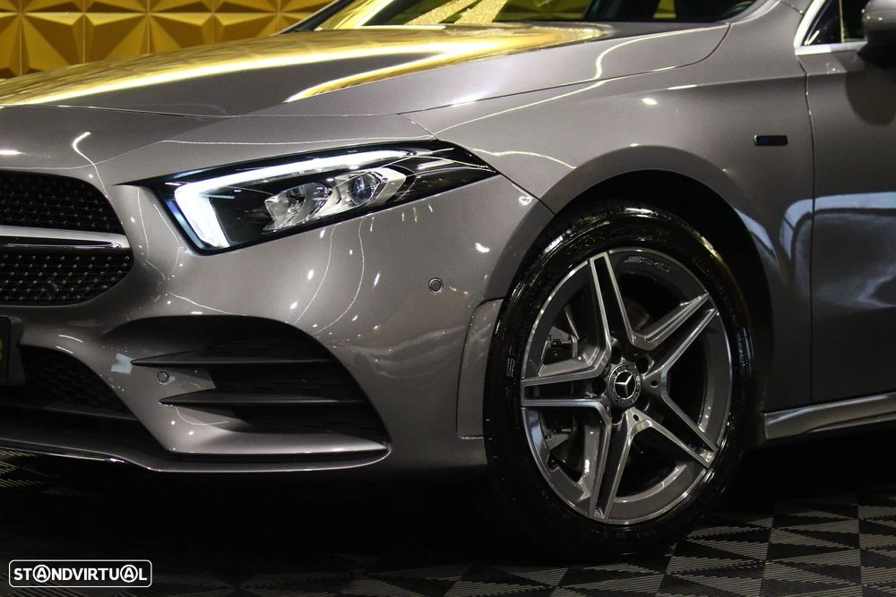 Mercedes-Benz A 250 Limousine e AMG Line - 3