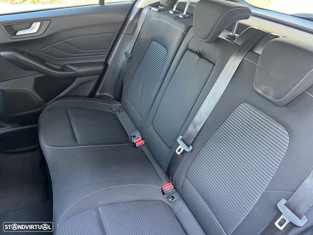 Ford Focus 1.5 TDCi ECOBlue Titanium - 6