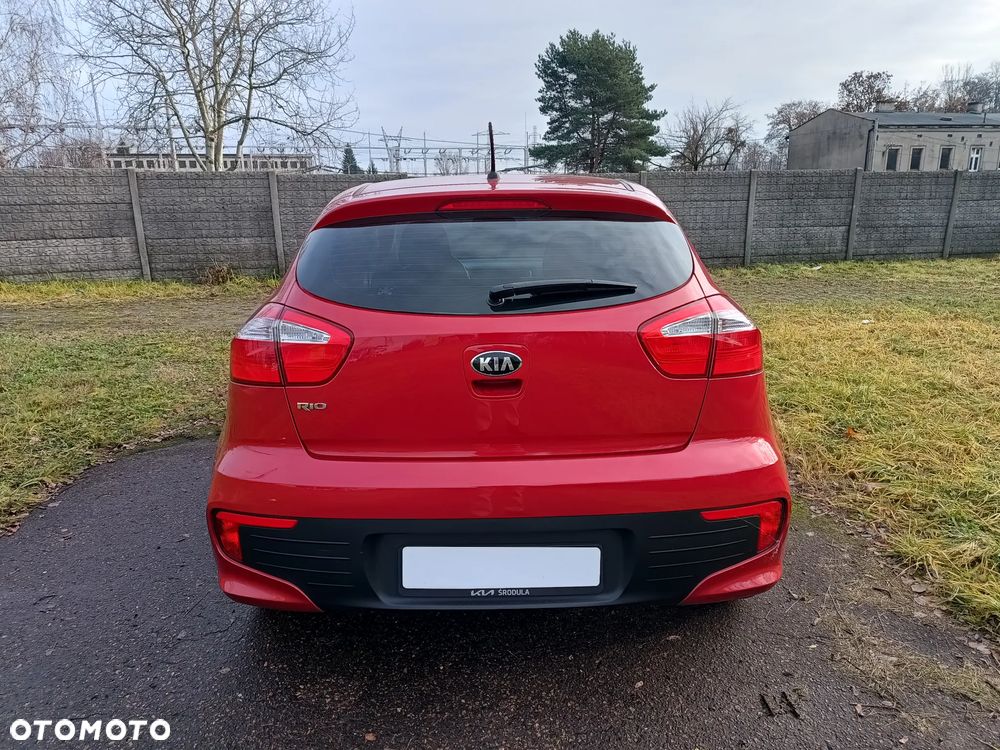 Kia Rio 1.4 L - 5