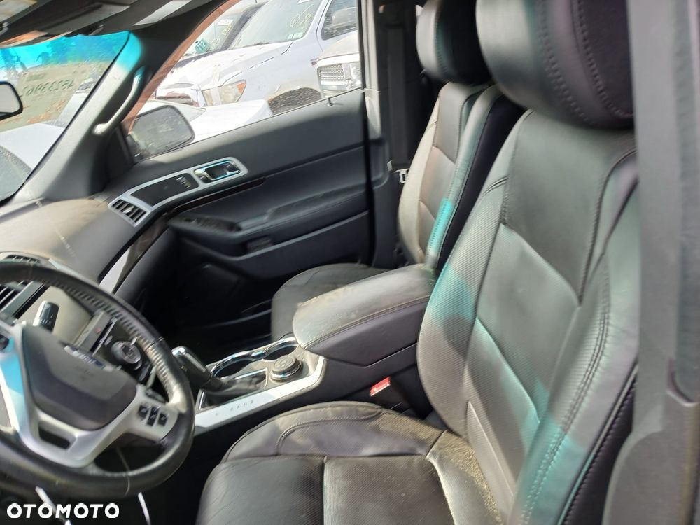 Ford Explorer - 12
