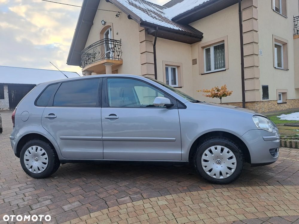 Volkswagen Polo 1.6 Tour - 18