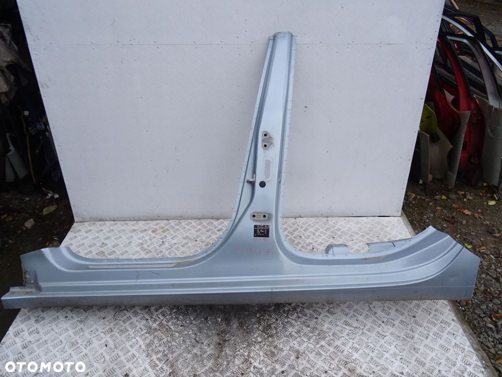 próg lewy opel zafira c 189