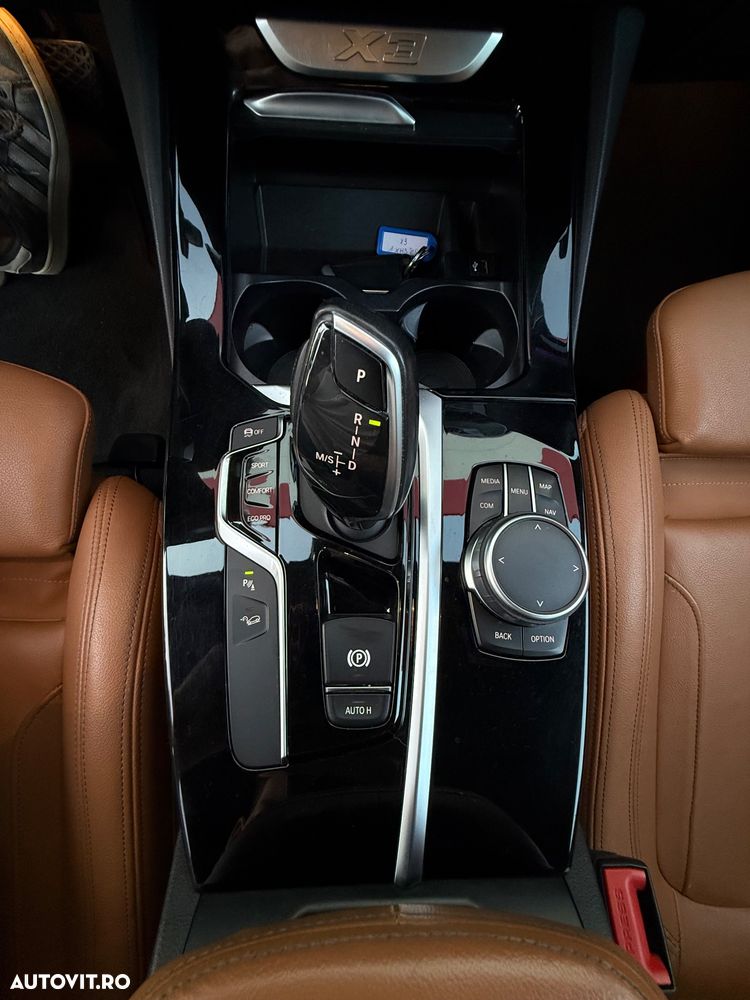 BMW X3 xDrive20d AT Luxury Line - 34