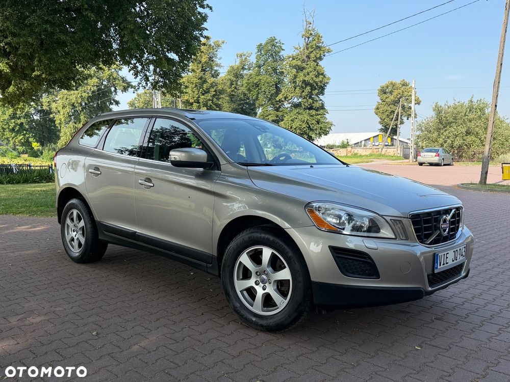 Volvo XC 60 2.0T Powershift Momentum - 1