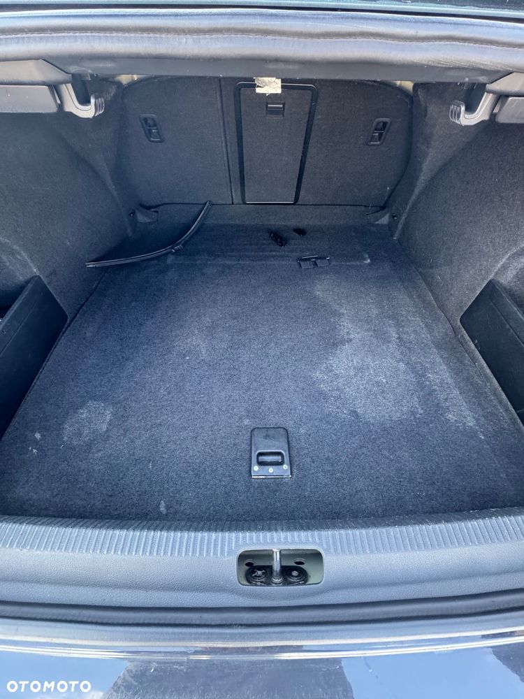 Volkswagen Passat 2.0 TDI Comfortline - 34