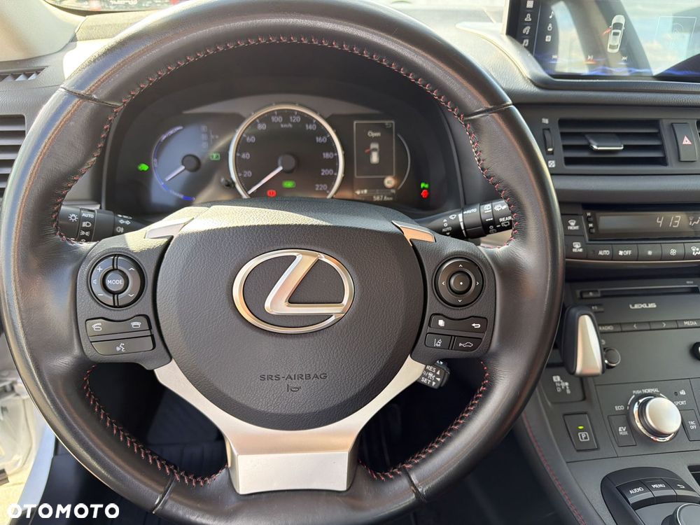 Lexus CT - 16