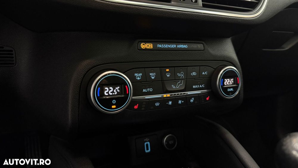 Ford Focus 1.5 EcoBlue Titanium Business - 27