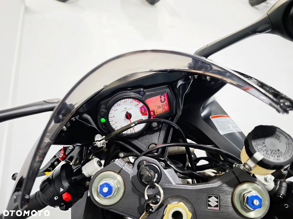 Suzuki GSX-R - 6
