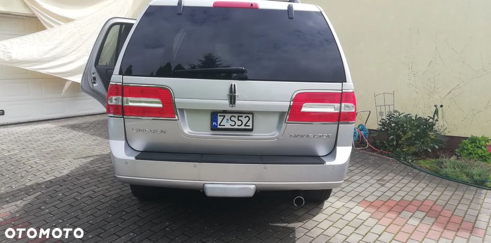Lincoln Navigator 5.4 L 4x4 - 8